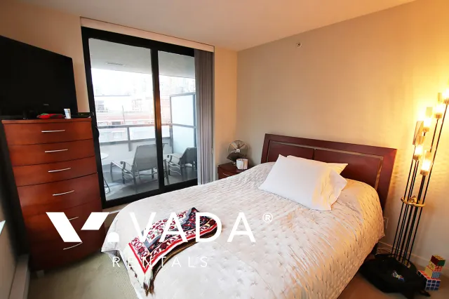 Yaletown Park in Yaletown - 1 Bedroom Apartment For Rent in Vancouver at 407 - 977 Mainland Street, Vancouver, BC