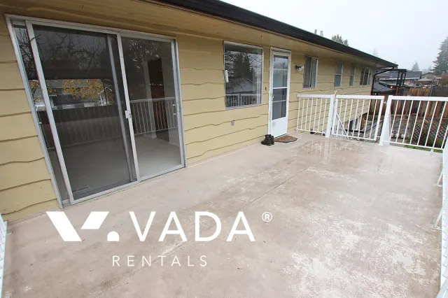 West Central in West Central - Unfurnished, Pet Friendly, 3 Bed 1.5 Bath House (Upper Level) For Rent at 11686 Holly, Maple Ridge West Central in West Central - Unfurnished, Pet Friendly, 3 Bed 1.5 Bath House (Upper Level) For Rent at 11686 Holly, Maple Ridge