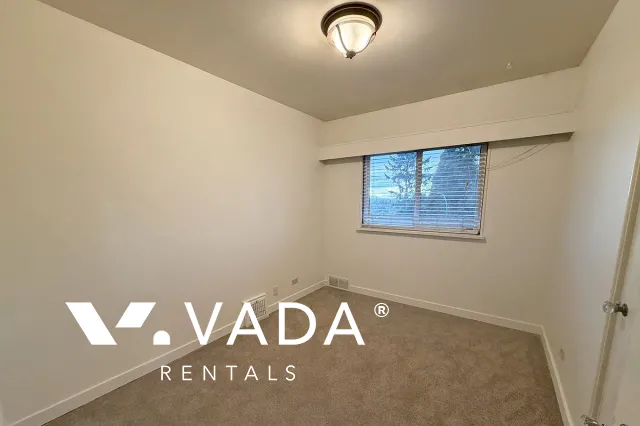 Suncrest - 3 Bedroom House (Upper Level) For Rent in Burnaby at 3807 Marine Drive, Burnaby, BC, V5J 3E3