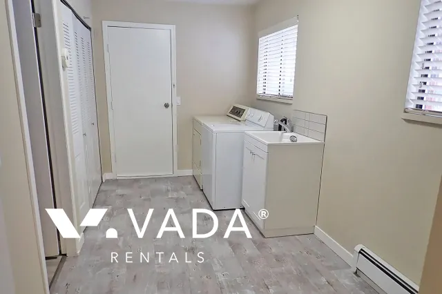 Willingdon Heights - 2 Bedroom House (Lower Level) For Rent in Burnaby at 810B Rosser Avenue, Burnaby, BC