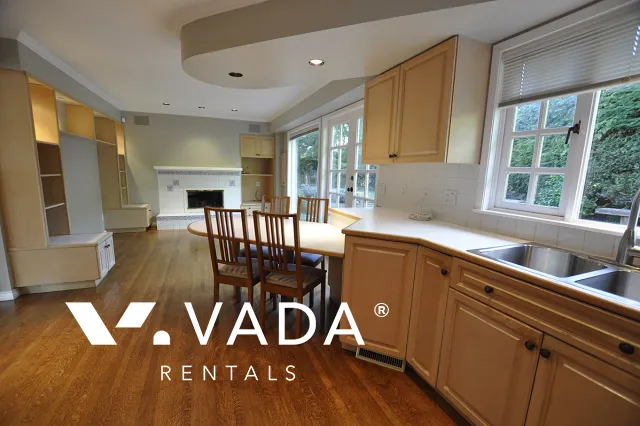 British Properties - 5 Bedroom House For Rent in West Vancouver at 1084 Eyremount Drive, West Vancouver, BC