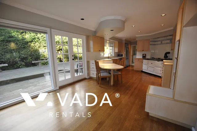 British Properties - 5 Bedroom House For Rent in West Vancouver at 1084 Eyremount Drive, West Vancouver, BC