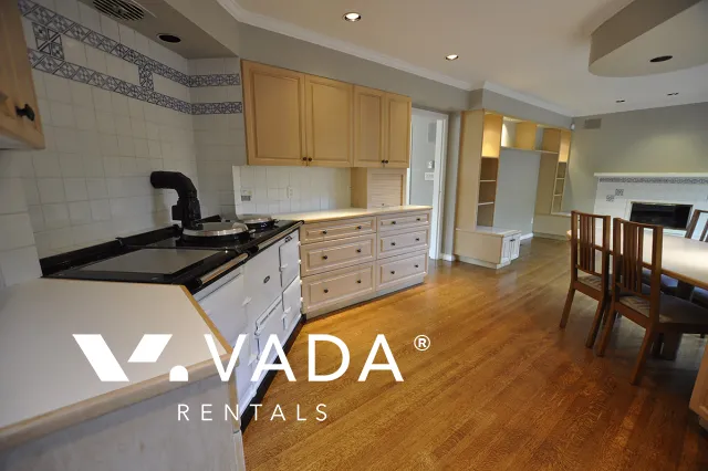British Properties - 5 Bedroom House For Rent in West Vancouver at 1084 Eyremount Drive, West Vancouver, BC