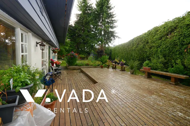 British Properties - 5 Bedroom House For Rent in West Vancouver at 1084 Eyremount Drive, West Vancouver, BC