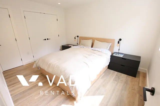 Point Grey - Furnished 2 Bedroom Garden Suite For Rent in Vancouver at 3995 West 23rd Avenue, Vancouver, BC