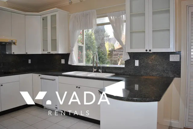 Dunbar - 5 Bedroom House For Rent in Vancouver at 3250 West 24th Avenue, Vancouver, BC, V6L 1R9