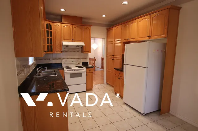 Renfrew Collingwood - 3 Bedroom House (Upper Level) For Rent in Vancouver at 2471 East 34th Avenue, Vancouver, BC