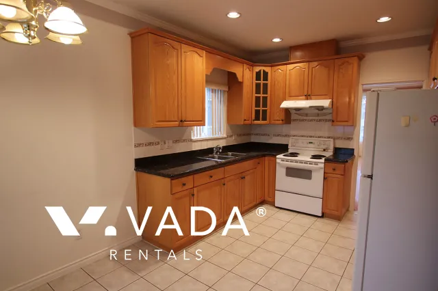 Renfrew Collingwood - 3 Bedroom House (Upper Level) For Rent in Vancouver at 2471 East 34th Avenue, Vancouver, BC