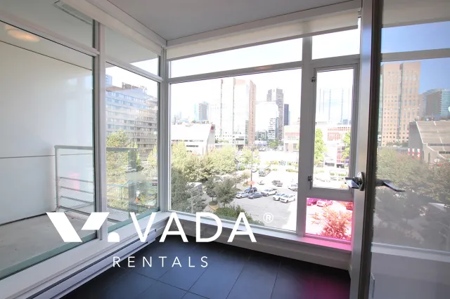 Cosmo in Downtown - 1 Bedroom Apartment For Rent in Vancouver at 810 - 161 West Georgia Street, Vancouver, BC