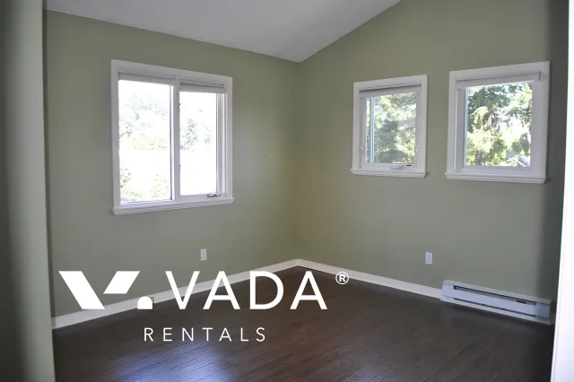 lLLAHEE in Norgate - 3 Bedroom Townhouse For Rent in North Vancouver at 203 - 1513 Bowser Avenue North, North Vancouver, BC