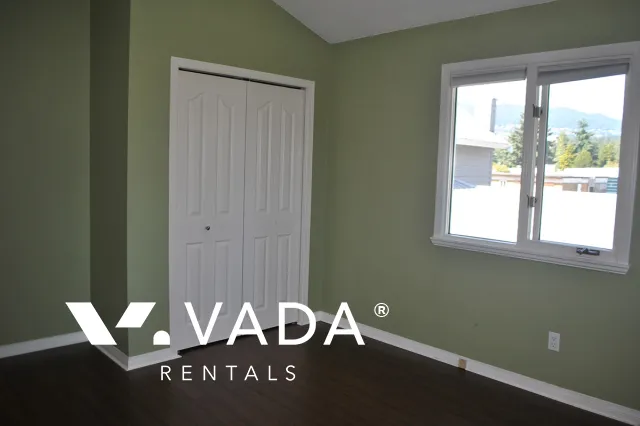 lLLAHEE in Norgate - 3 Bedroom Townhouse For Rent in North Vancouver at 203 - 1513 Bowser Avenue North, North Vancouver, BC