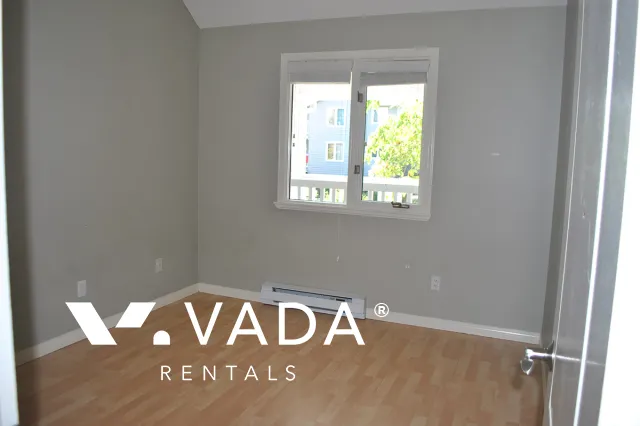 lLLAHEE in Norgate - 3 Bedroom Townhouse For Rent in North Vancouver at 203 - 1513 Bowser Avenue North, North Vancouver, BC