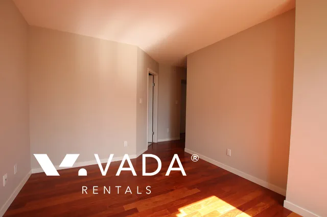 Peninsula in Yaletown - 2 Bedroom Apartment For Rent in Vancouver at 1201 Marinaside Crescent, Vancouver, BC