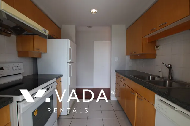 Peninsula in Yaletown - 2 Bedroom Apartment For Rent in Vancouver at 1201 Marinaside Crescent, Vancouver, BC