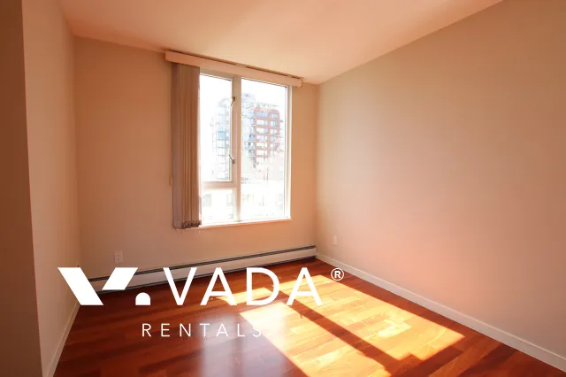 Peninsula in Yaletown - 2 Bedroom Apartment For Rent in Vancouver at 1201 Marinaside Crescent, Vancouver, BC