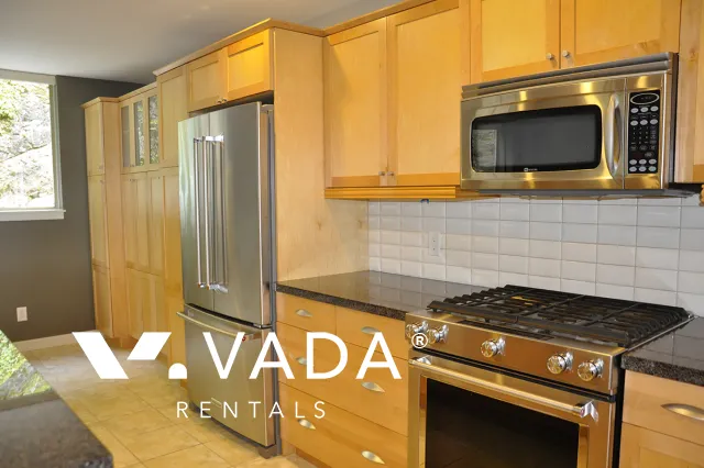 Seascapes in Howe Sound - 3 Bedroom Townhouse For Rent in West Vancouver at 8660 Seascape Drive, West Vancouver, BC