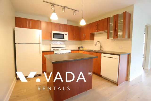 Braebern in Fairview - 2 Bedroom Apartment For Rent in Vancouver at 402 - 736 West 14th Avenue, Vancouver, BC