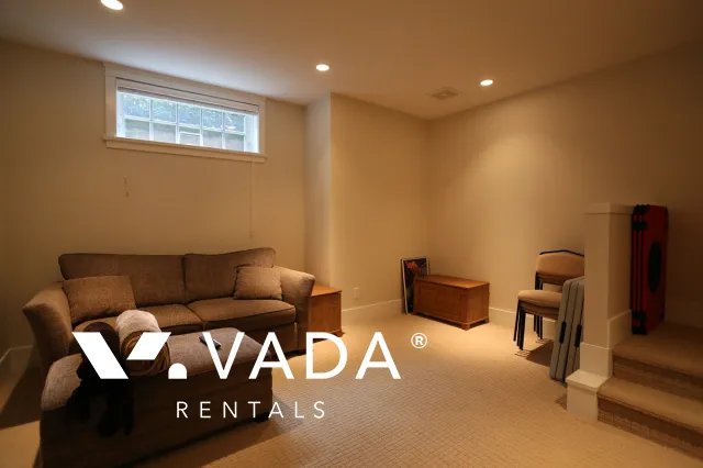 Stirling in Dunbar - 3 Bedroom Townhouse For Rent in Vancouver at 5475 Dunbar Street, Vancouver, BC