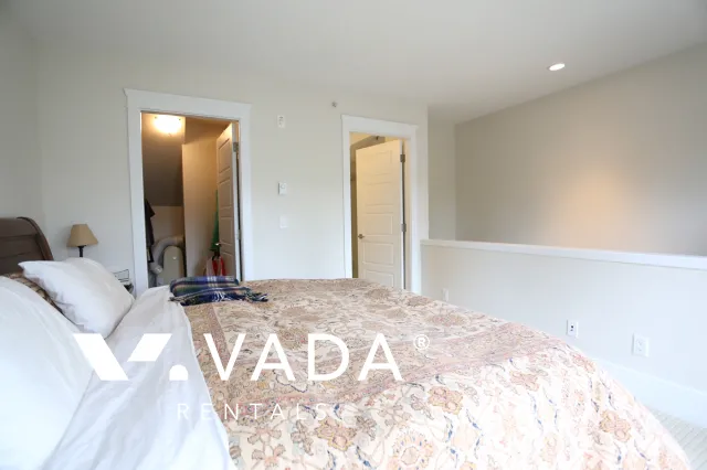 Stirling in Dunbar - 3 Bedroom Townhouse For Rent in Vancouver at 5475 Dunbar Street, Vancouver, BC