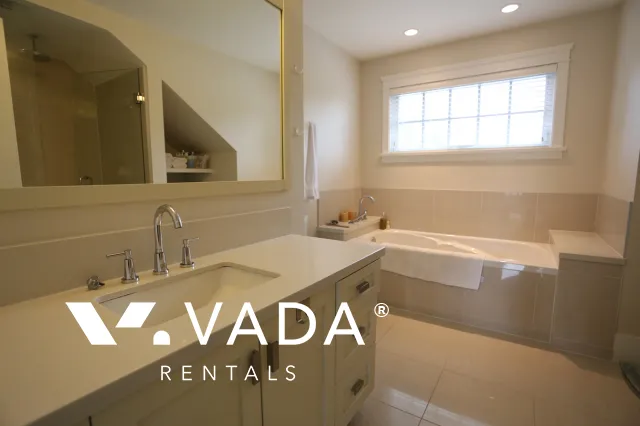 Stirling in Dunbar - 3 Bedroom Townhouse For Rent in Vancouver at 5475 Dunbar Street, Vancouver, BC