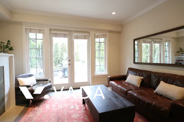 Stirling in Dunbar - 3 Bedroom Townhouse For Rent in Vancouver at 5475 Dunbar Street, Vancouver, BC