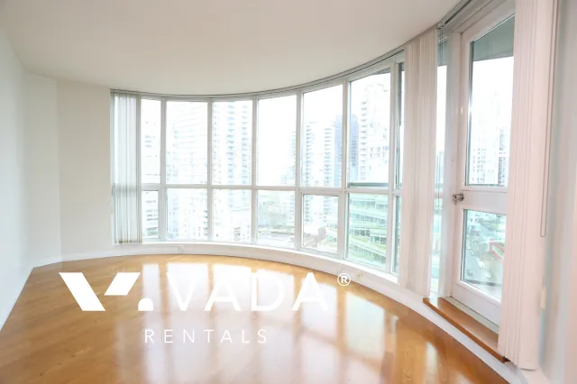 Harbourside Park in Coal Harbour - 1 Bedroom Apartment For Rent in Vancouver at 1506 - 555 Jervis Street, Vancouver, BC