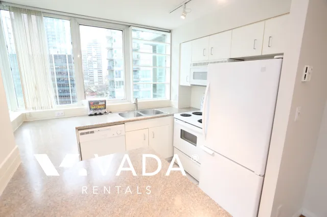 Harbourside Park in Coal Harbour - 1 Bedroom Apartment For Rent in Vancouver at 1506 - 555 Jervis Street, Vancouver, BC