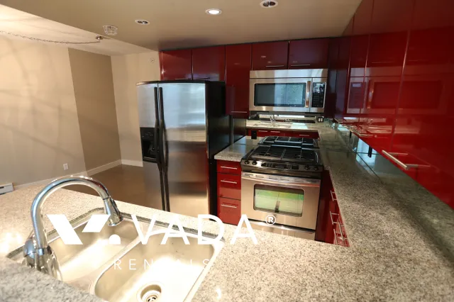 Classico in Coal Harbour - 2 Bedroom Townhouse For Rent in Vancouver at 601 Jervis Street, Vancouver, BC