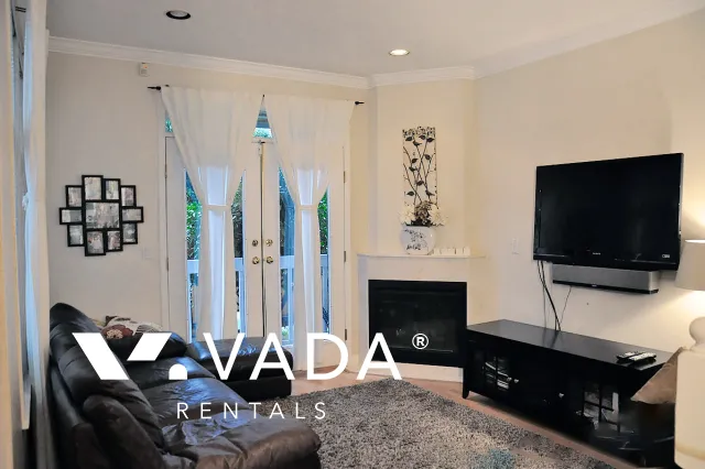 Mount Pleasant West - 3 Bedroom Duplex For Rent in Vancouver at 2773 Manitoba Street, Vancouver, BC