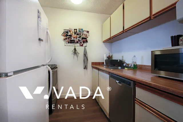 Hornby Court in Downtown - Furnished 1 Bedroom Apartment For Rent in Vancouver at 1001 - 1330 Hornby Street, Vancouver, BC