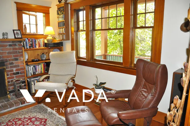 Central Lonsdale - 4 Bedroom House For Rent in North Vancouver at 412 East 17th Street, North Vancouver, BC