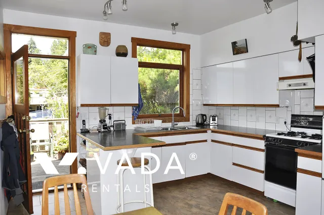 Central Lonsdale - 4 Bedroom House For Rent in North Vancouver at 412 East 17th Street, North Vancouver, BC