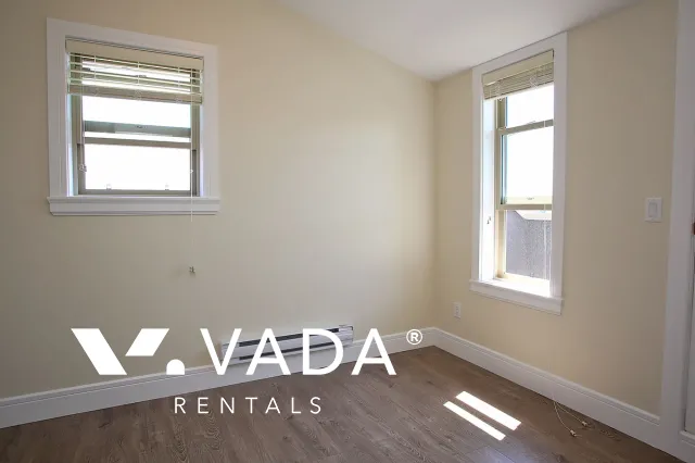 Grandview Woodland - 1 Bedroom Laneway House For Rent in Vancouver at 3222 East 5th Avenue, Vancouver, BC