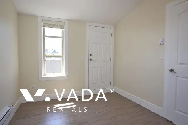 Grandview Woodland - 1 Bedroom Laneway House For Rent in Vancouver at 3222 East 5th Avenue, Vancouver, BC