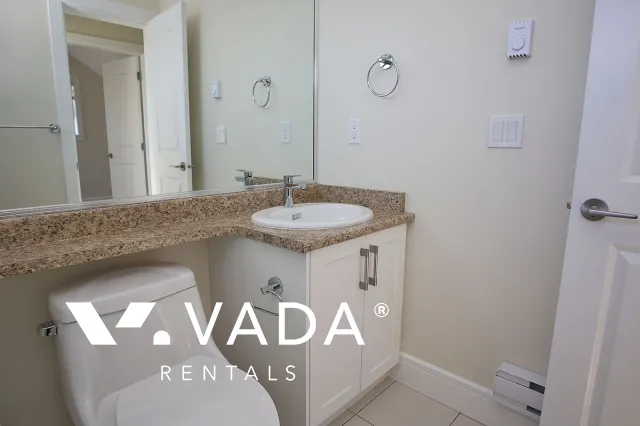 Grandview Woodland - 1 Bedroom Laneway House For Rent in Vancouver at 3222 East 5th Avenue, Vancouver, BC