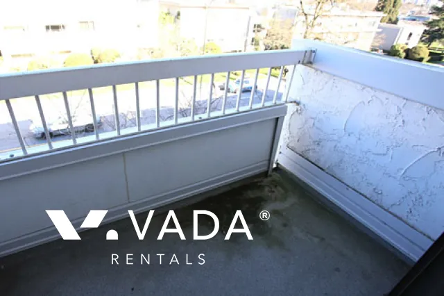 Oceans Door in Kitsilano - Studio For Rent in Vancouver at 310 - 2450 Cornwall Street, Vancouver, BC