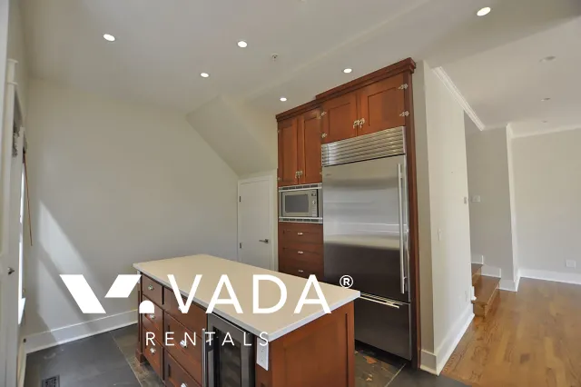 Kitsilano - 3 Bedroom Duplex For Rent in Vancouver at 2038 Whyte Avenue, Vancouver, BC