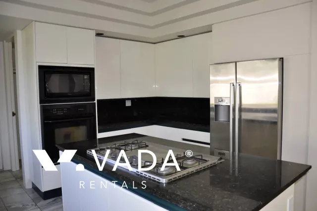 Kerrisdale - 5 Bedroom House For Rent in Vancouver at 6211 Marguerite Street, Vancouver, BC