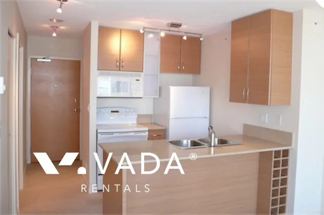 Yaletown Park in Yaletown - Studio For Rent in Vancouver at 2308 - 909 Mainland Street, Vancouver, BC