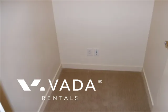 Yaletown Park in Yaletown - Studio For Rent in Vancouver at 2308 - 909 Mainland Street, Vancouver, BC