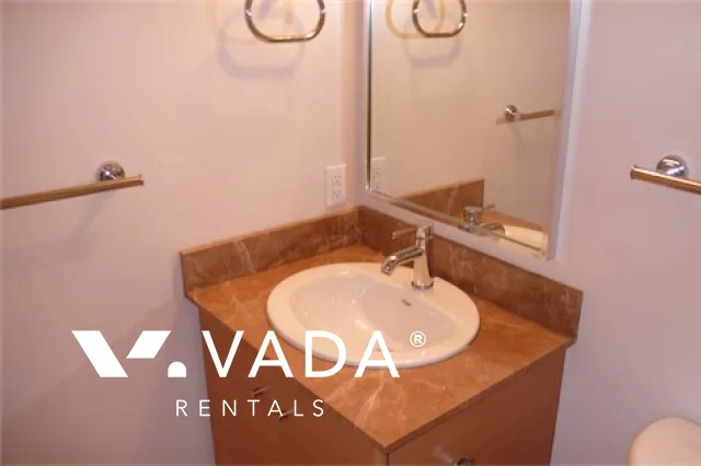 Yaletown Park in Yaletown - Studio For Rent in Vancouver at 2308 - 909 Mainland Street, Vancouver, BC