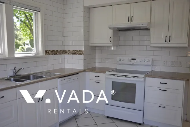 Kitsilano - 3 Bedroom House For Rent in Vancouver at 2990 Waterloo Street, Vancouver, BC