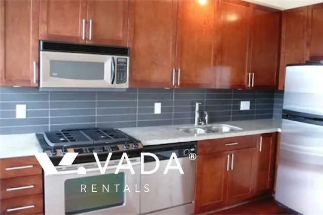 Montreux in Mount Pleasant West - 1 Bedroom Apartment For Rent in Vancouver at 409 - 2055 Yukon Street, Vancouver, BC
