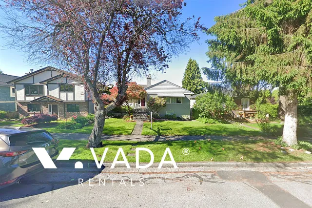 Riley Park - 4 Bedroom House For Rent in Vancouver at 445 East 35th Avenue, Vancouver, BC