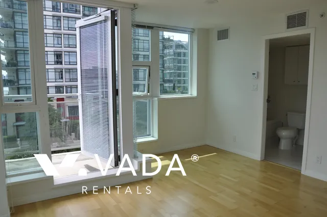 Esplanade at The Pier in Lower Lonsdale - 4 Bedroom Townhouse For Rent in North Vancouver at 9 - 188 East Esplanade, North Vancouver, BC