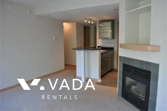 Canadian in Downtown - 2 Bedroom Townhouse For Rent in Vancouver at 889 Helmcken Street, Vancouver, BC