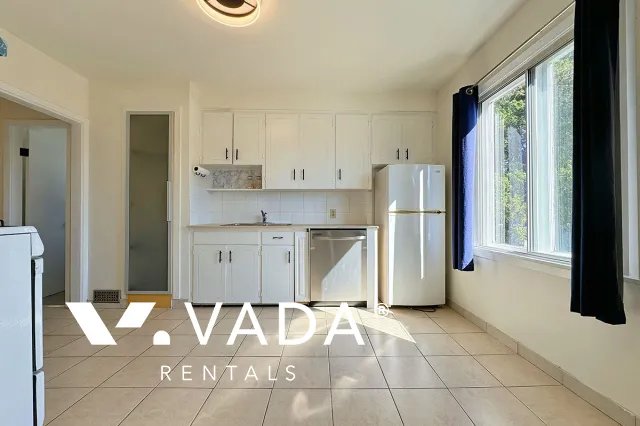 Grandview - 2 Bedroom House (Upper Level) For Rent in Vancouver at 1336B East 11th Avenue, Vancouver, BC