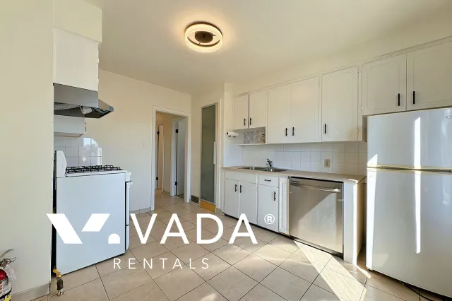 Grandview - 2 Bedroom House (Upper Level) For Rent in Vancouver at 1336B East 11th Avenue, Vancouver, BC