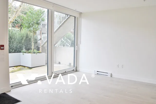 E15 Just off Main in Mount Pleasant East - Studio For Rent in Vancouver at 316 - 322 East 15th Avenue, Vancouver, BC, V5T 0K5
