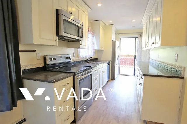 Mount Pleasant East - 2 Bedroom House For Rent in Vancouver at 857A East 12th Avenue, Vancouver, BC